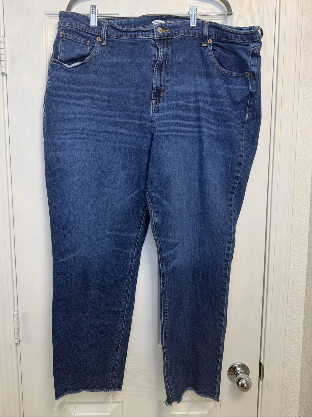 Old Navy Mid-Rise Boyfriend Straight Jeans Size 20 Buttercup Wash Raw Hem EUC